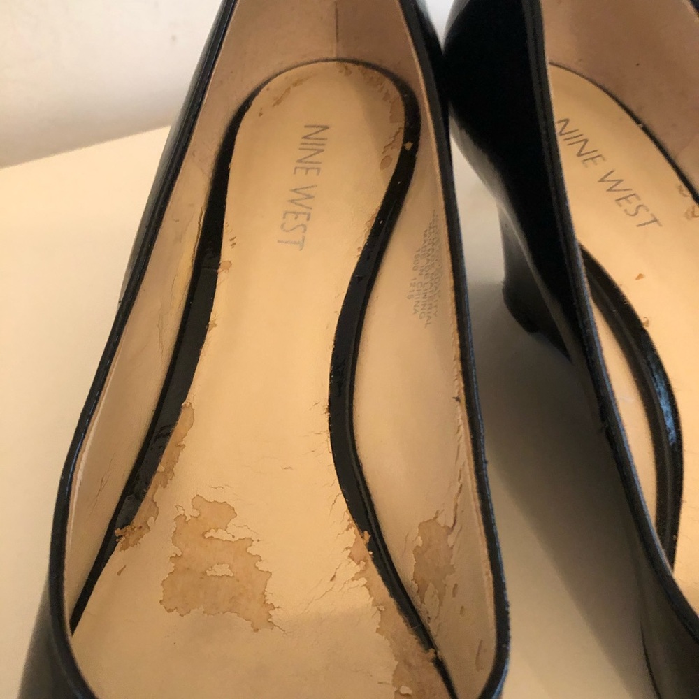 Nine West Black Patent Peep Toe Wedge Pumps - Size 8.5 - Picture 5 of 13